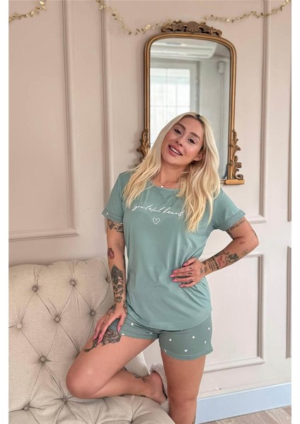Yeşil Grateful Heart Desenli Bambu Kısa Kol Kadın Şortlu Pijama Takımı fiyatları