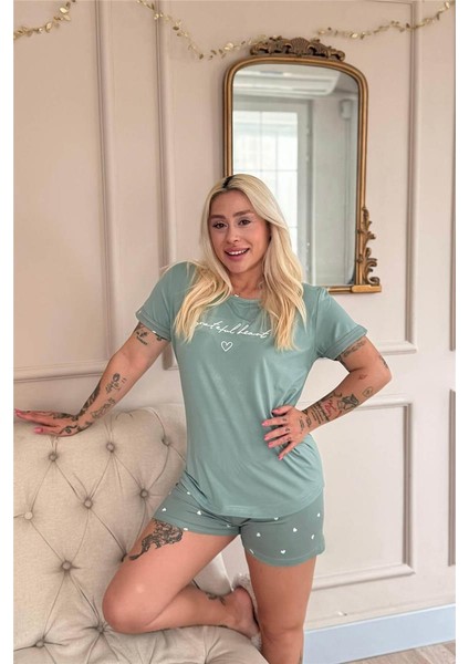 Yeşil Grateful Heart Desenli Bambu Kısa Kol Kadın Şortlu Pijama Takımı modelleri