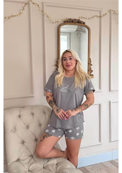 Gri Smile Everyday Desenli Bambu Kısa Kol Kadın Şortlu Pijama Takımı