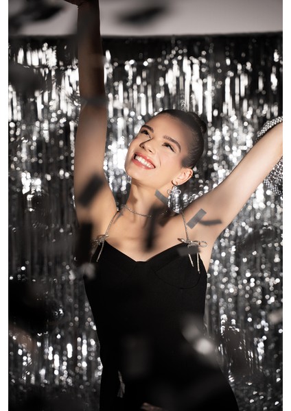 Askı Detaylı Mini Elbise