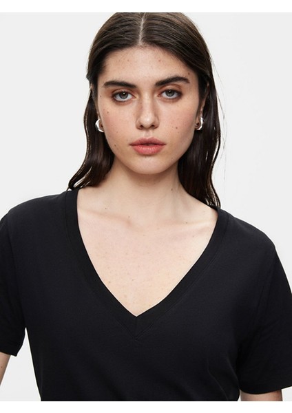 Kadın Siyah T-shırt fırsatları