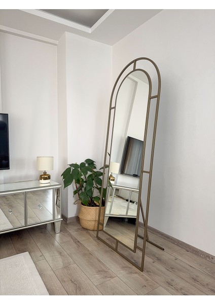 Siyah Metal Çerçeveli 180X70 cm Pencere Model Oval Ayaklı Boy Aynası