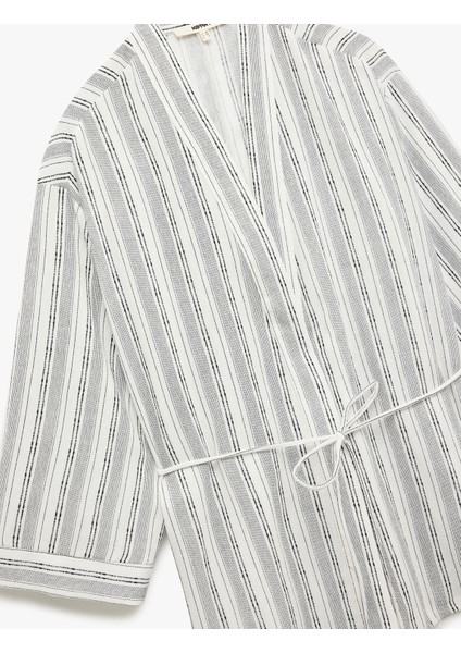 Rahat Kalıp Kemer Detaylı 3/4 Geniş Kollu Uzun Kimono modelleri