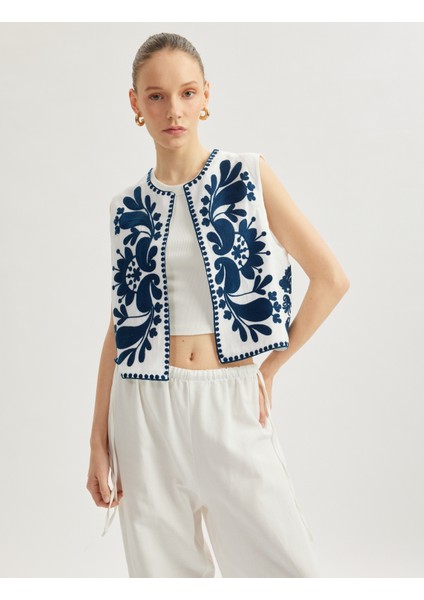 Aplike Nakışlı Bisiklet Yaka Kolsuz Crop Yelek