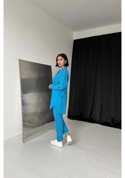 Mavi Gömlek ve Çıtçıtlı Pantolon Takım