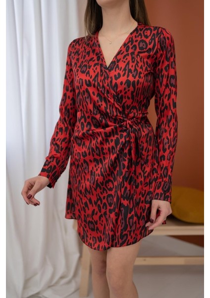Kırmızı Leopar Desenli Saten Elbise