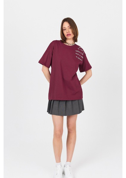 Bordo Göğüs Yazı Baskılı Pamuklu Oversize Tişört 2150-31M fırsatları