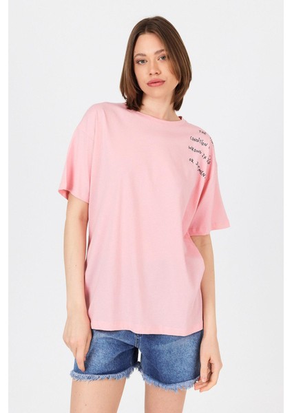 Pembe Göğüs Yazı Baskılı Pamuklu Oversize Tişört 2150-31M fiyatları