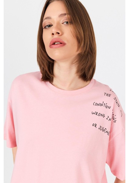 Pembe Göğüs Yazı Baskılı Pamuklu Oversize Tişört 2150-31M fırsatları