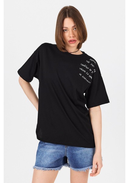 Siyah Göğüs Yazı Baskılı Pamuklu Oversize Tişört 2150-31M modelleri