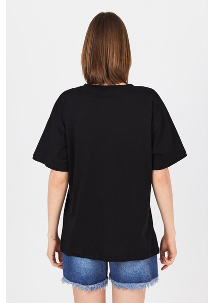 Siyah Göğüs Yazı Baskılı Pamuklu Oversize Tişört 2150-31M indirimleri