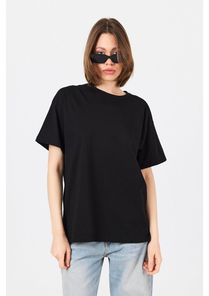 Siyah Arka Yazı Baskılı Kalpli %100 Pamuk Oversize Tişört 2150-33M