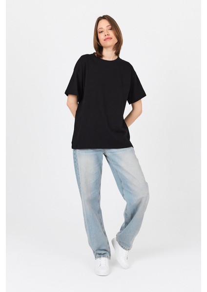Siyah Arka Yazı Baskılı Kalpli %100 Pamuk Oversize Tişört 2150-33M fiyatları