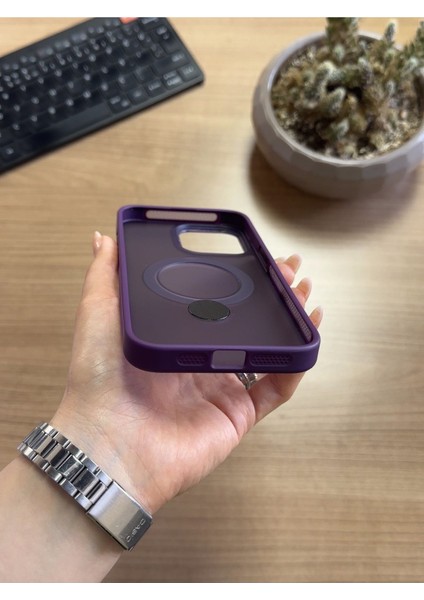 iPhone 15 Pro Max Standlı ve Magsafe Kılıf SOOCASE622