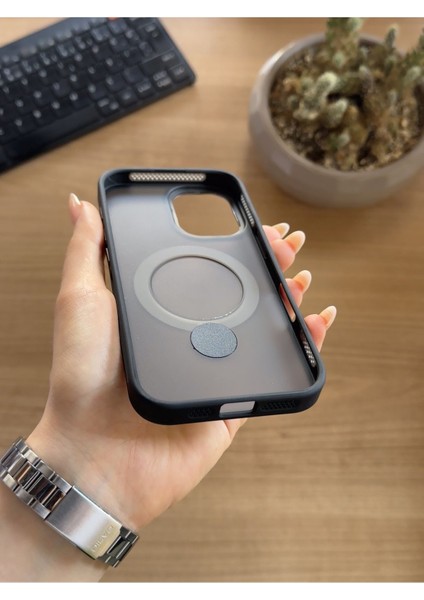 iPhone 16 Pro Standlı ve Magsafe Kılıf SOOCASE622