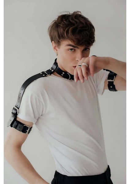 Boyun Pazu ve Omuz Detaylı Şık Erkek Harness M fırsatları