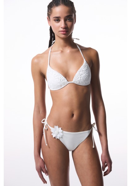 Adeline Boncuk Detaylı Beyaz Bikini Üstü - Gamze Erçel Koleksiyonu