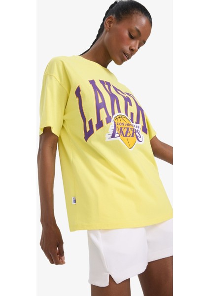 Defactofit Nba Los Angeles Lakers Oversize Fit Bisiklet Yaka Kısa Kollu TIŞÖRT Y1562AZ25SM