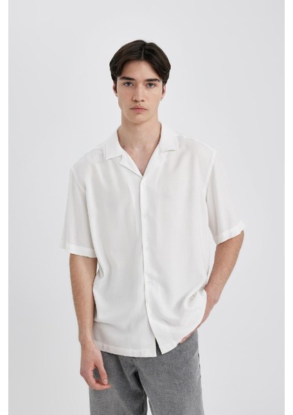 Regular Fit Yazlık Apaş Yaka Viskon Basic Düz Kısa Kollu Beyaz Gömlek C4735AX24SM