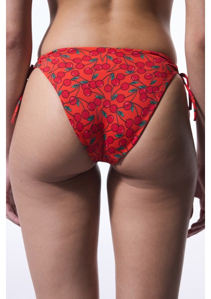 Chery Minimal Kesim Kiraz Desenli Bikini Altı