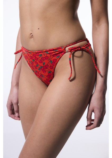 Chery Minimal Kesim Kiraz Desenli Bikini Altı