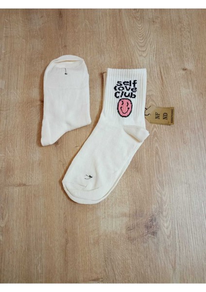 Loveclub Desenli Pamuklu Yumuşak Çorap Arakonç Kadın Krem Pembe Soket Çorabı 36-40 fırsatları