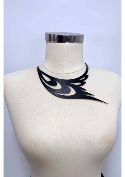 Kuş Kanadı ve Göz Detaylı Şık Deri Choker, Deri Kolye fırsatları