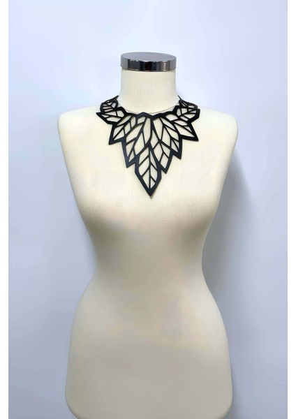 Lazer Kesim Yaprak Desenli Deri Choker, Deri Kolye
