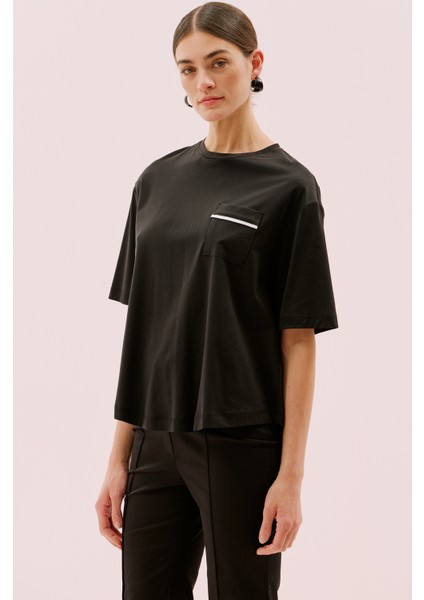 Biye Detaylı Arkası Yırtmaçlı T-Shirt Siyah Y2523802_001 modelleri