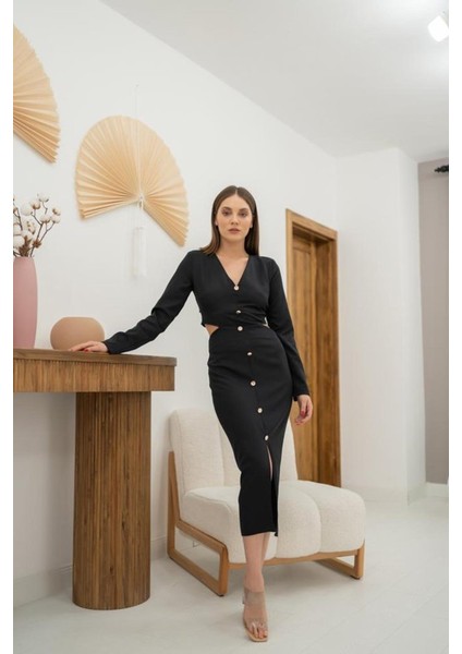 Siyah Bel Detaylı Düğmeli Elbise