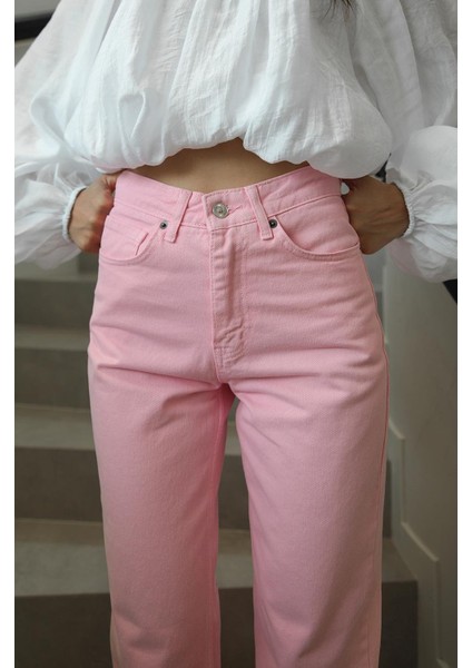 Pembe Kuzmina Straight Jean