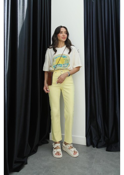 Sarı Boy Fit Kesik Paça Jean