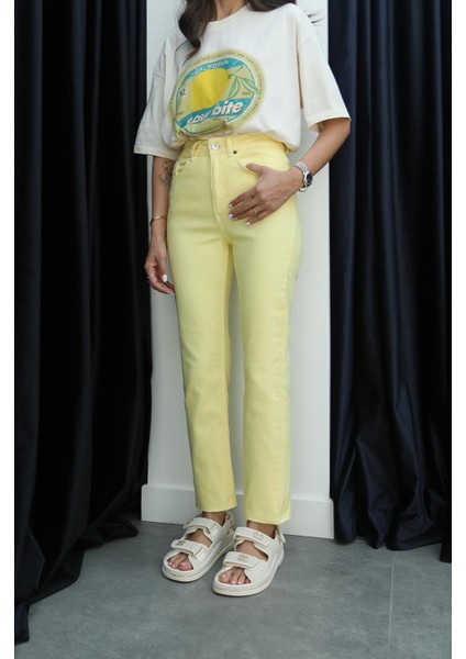 Sarı Boy Fit Kesik Paça Jean