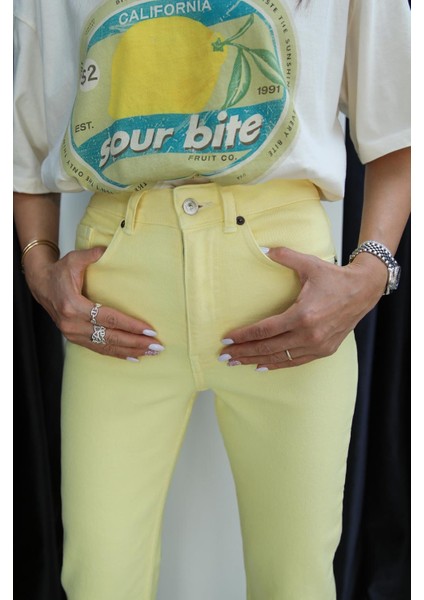 Sarı Boy Fit Kesik Paça Jean