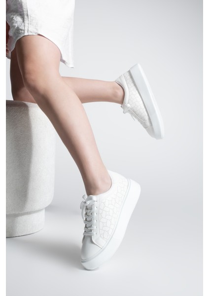 Kadın Sneaker Kalın Taban Desenli Bağcıklı Spor Ayakkabı Linay Beyaz fırsatları