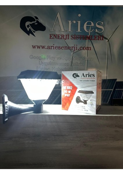 Aries Güneş Enerjili Kumandalı Her Renk Yanabilen Profesyonel Duvar Apiliği