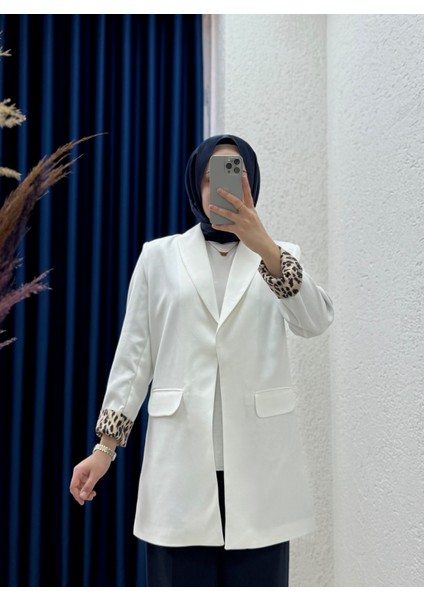 Nermin Kol Ucu ve Içi Leopar Desenli Çift Cepli CEKET-EL1495 Beyaz