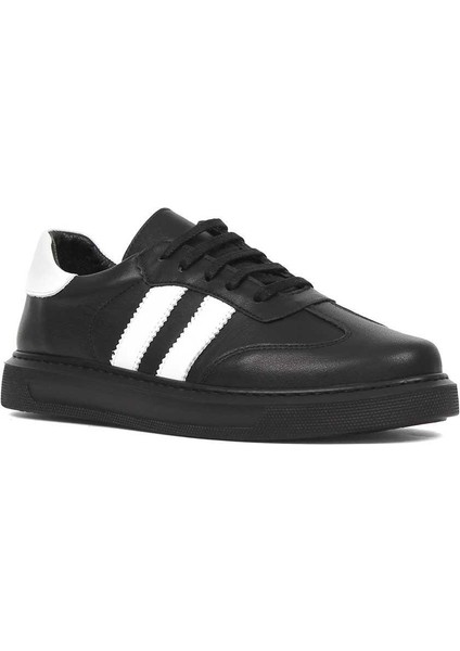Kadın Siyah Beyaz Bağcıklı Kalın Tabanlı Deri Sneaker