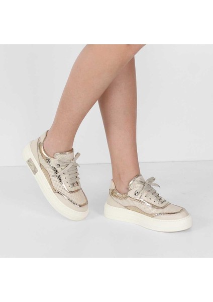 Kadın Bej Altın Bağcıklı Kalın Tabanlı Deri Sneaker