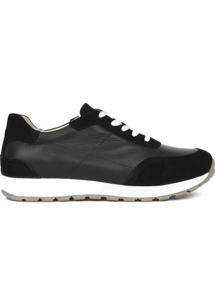 Kadın Siyah Bağcıklı Kalın Tabanlı Süet Deri Sneaker