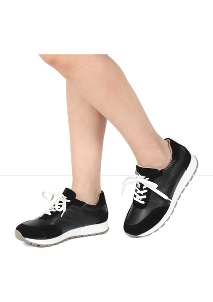 Kadın Siyah Bağcıklı Kalın Tabanlı Süet Deri Sneaker