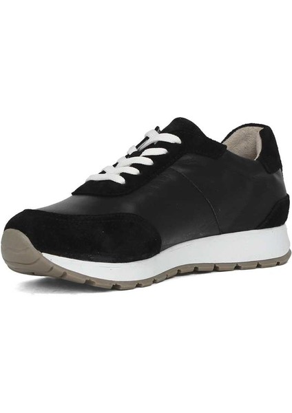 Kadın Siyah Bağcıklı Kalın Tabanlı Süet Deri Sneaker