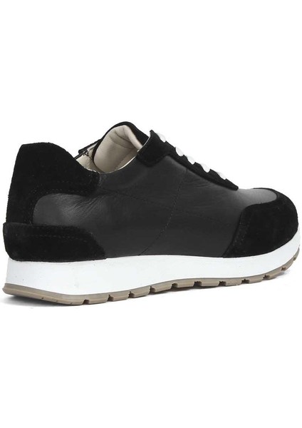 Kadın Siyah Bağcıklı Kalın Tabanlı Süet Deri Sneaker