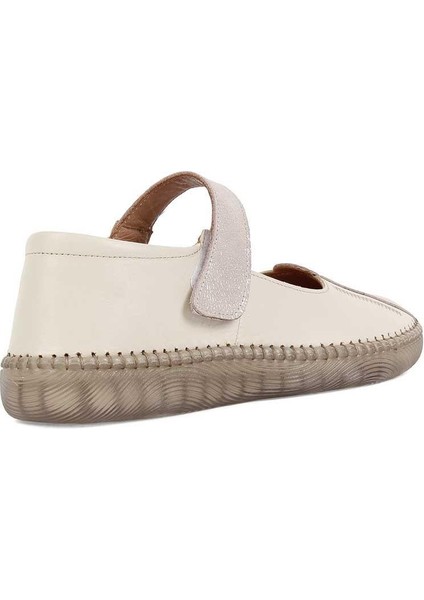 Kadın Bej Bantlı Önü Kapalı Deri Ayakkabı indirimleri