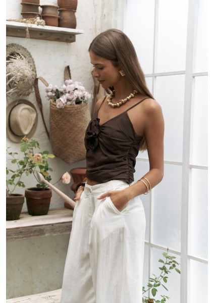Tia Gül Detay Koyu Kahve Crop