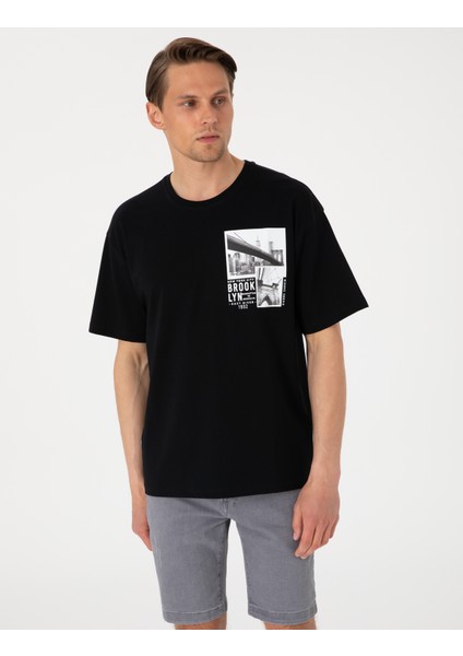 Erkek Siyah Comfort Fit Bisiklet Yaka Tişört 50310144-VR046 modelleri