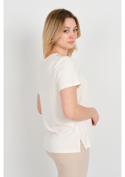 Kadın V Yaka Taş Süslemeli Kısa Kol Bluz 24E022 Ekru fırsatları