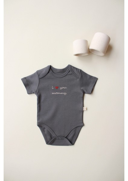 Mom Nakışlı Kısa Kollu Body fırsatları