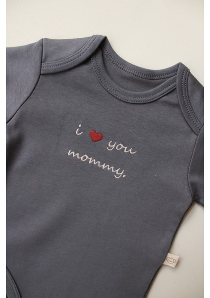 Mom Nakışlı Kısa Kollu Body indirimleri