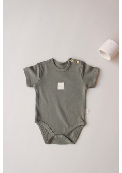 Haki Basic Etiketli Kısa Kollu Body